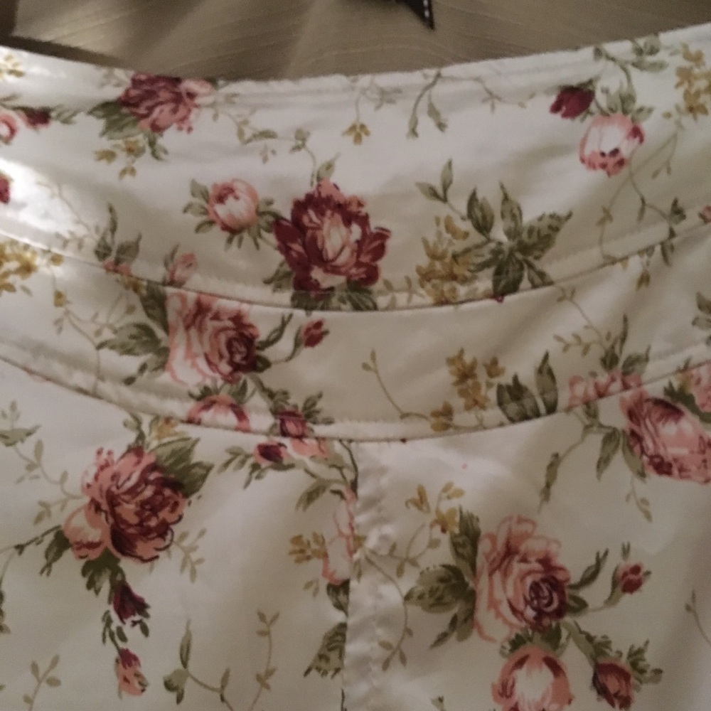 Romy-Flirty Shimmery Feminine & Hot - Picture 11 of 16